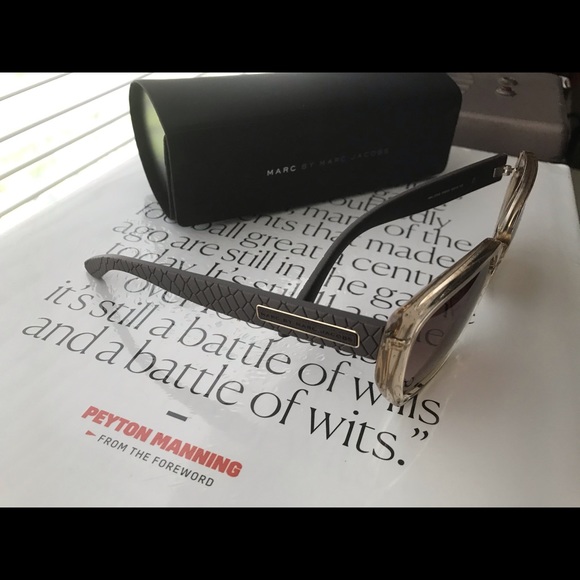 Marc Jacob Sunglasses - Picture 6 of 8